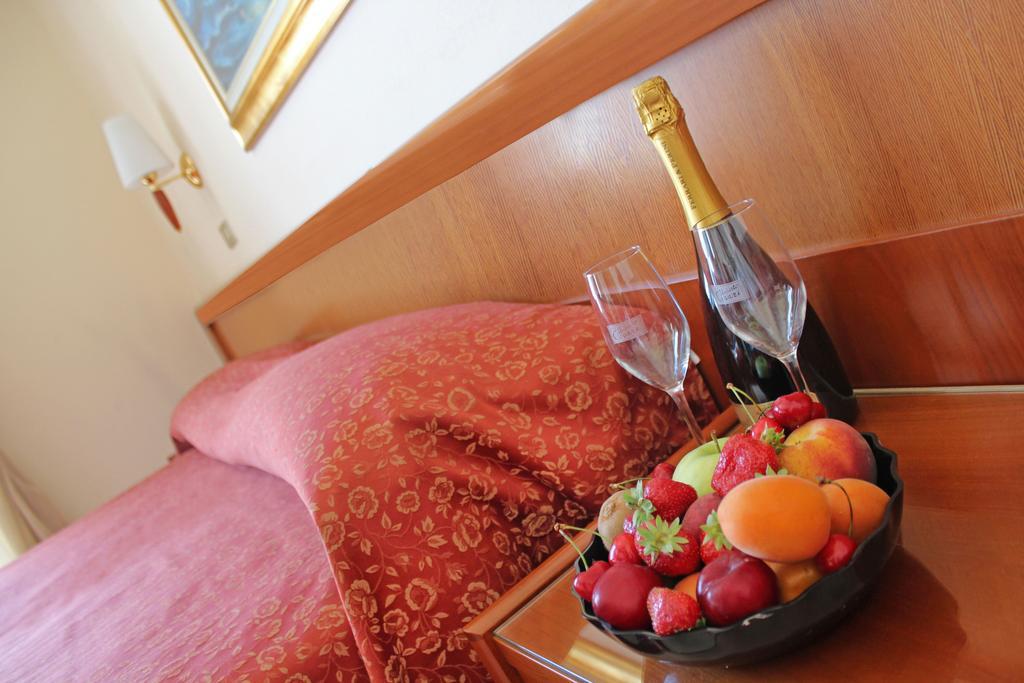 Hotel Delle Nazioni ミラノ・マリッティマ エクステリア 写真